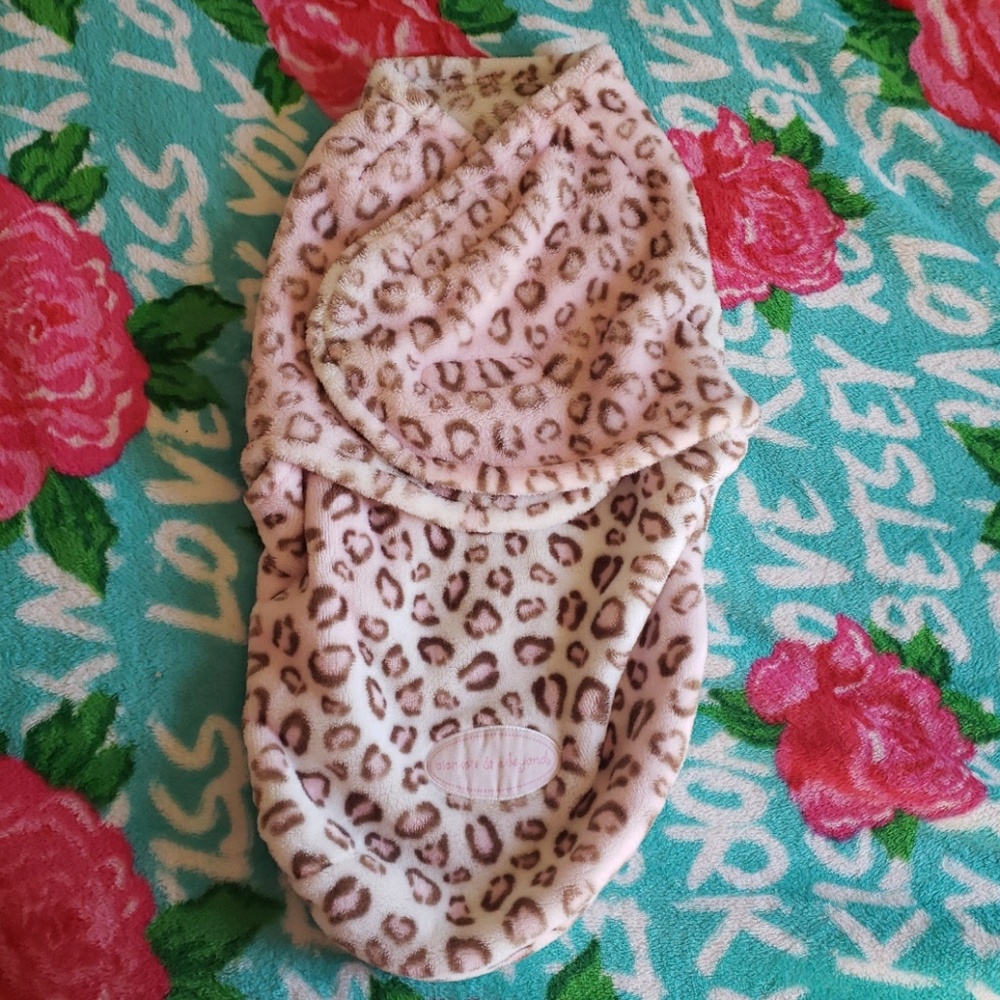 Swaddling blanket